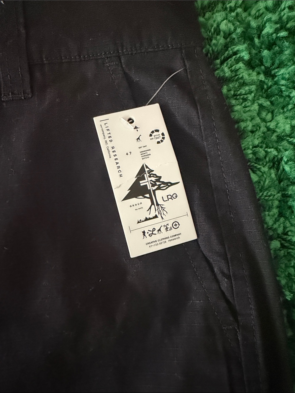 NWT LRG Black Cargo Shorts with Side Pockets size 32 - Picture 4 of 6